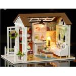Drevený model obývacej izby pre bábiky na zostavenie